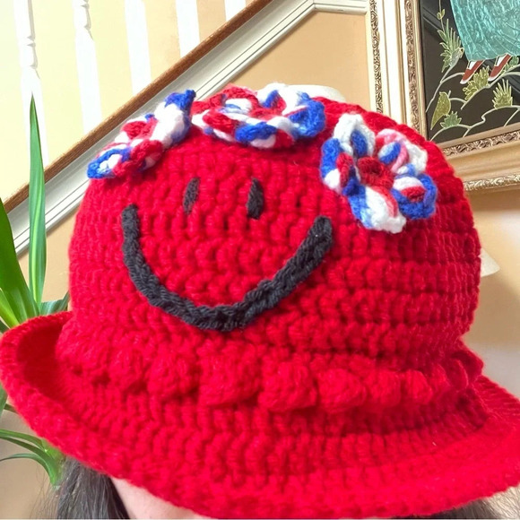 Handmade 4th‎ of July Women’s Red White & Blue Crochet Bucket Hat Size:21-22 - Picture 10 of 11